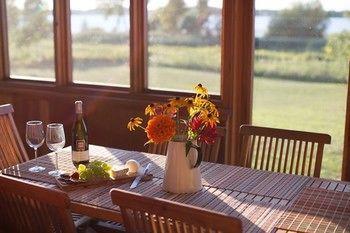 Away In The County Bed And Breakfast Cherry Valley Экстерьер фото